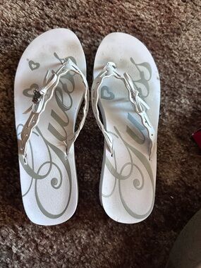 Guess White Bow Embellished Flip Flop Sandals